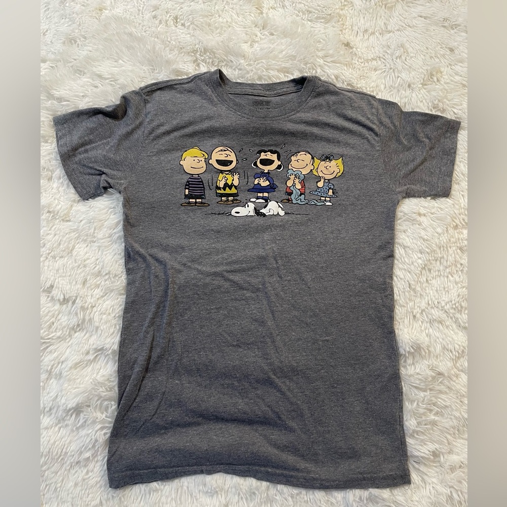 women’s peanuts graphic tshirt